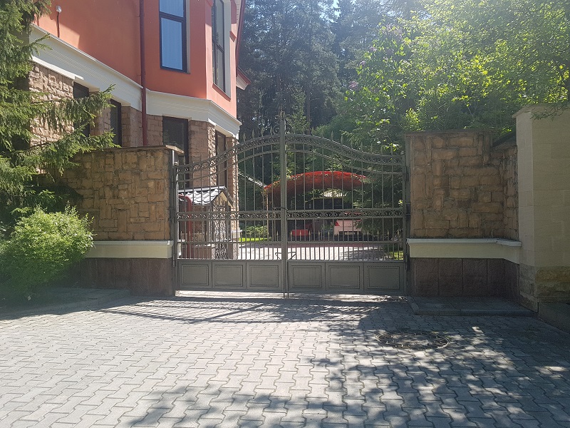 Ворота распашные решетчатые ажурные